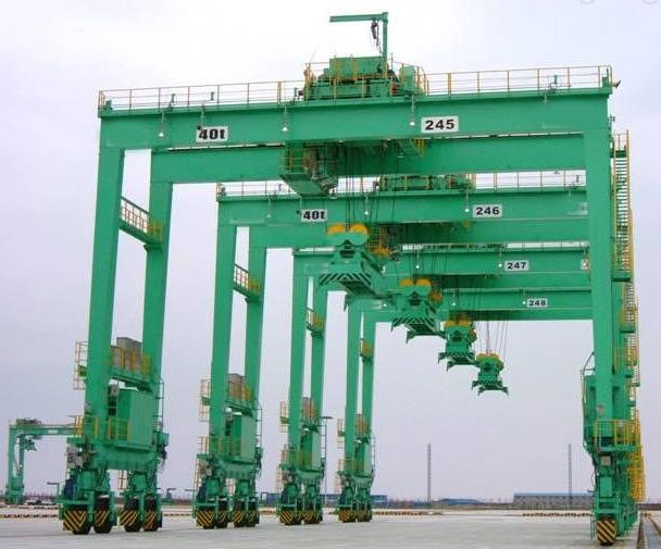 集裝箱門(mén)式起重機(jī)不一樣的差距_設(shè)備種類及價(jià)格