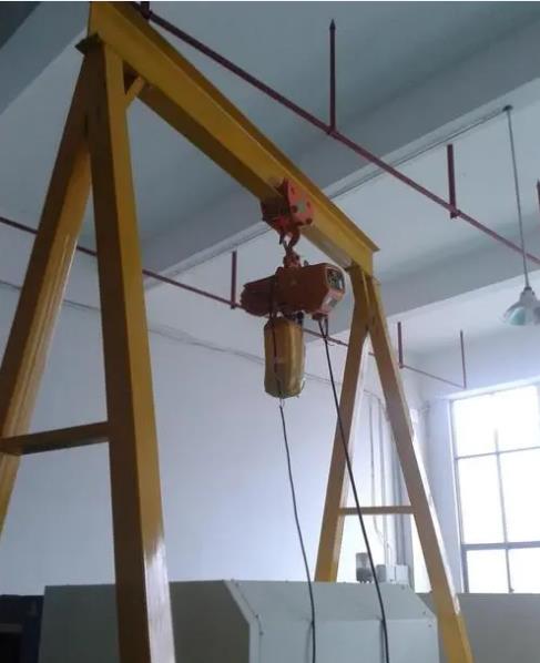 移動(dòng)式龍門吊產(chǎn)生噪音怎么辦？?jī)蓚€(gè)辦法解決掉