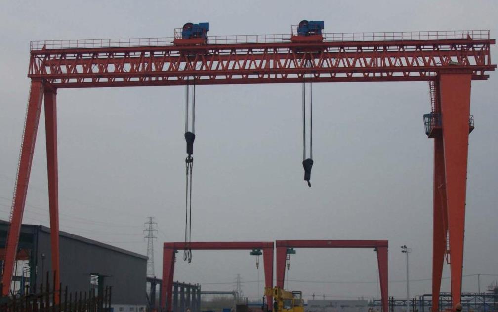 ME雙主梁雙小車龍門吊安裝有哪些流程？做哪些準(zhǔn)備工作